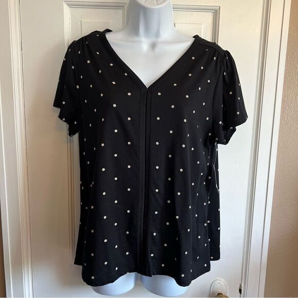 Old Navy black Polka dot v-neck top - Picture 1 of 8